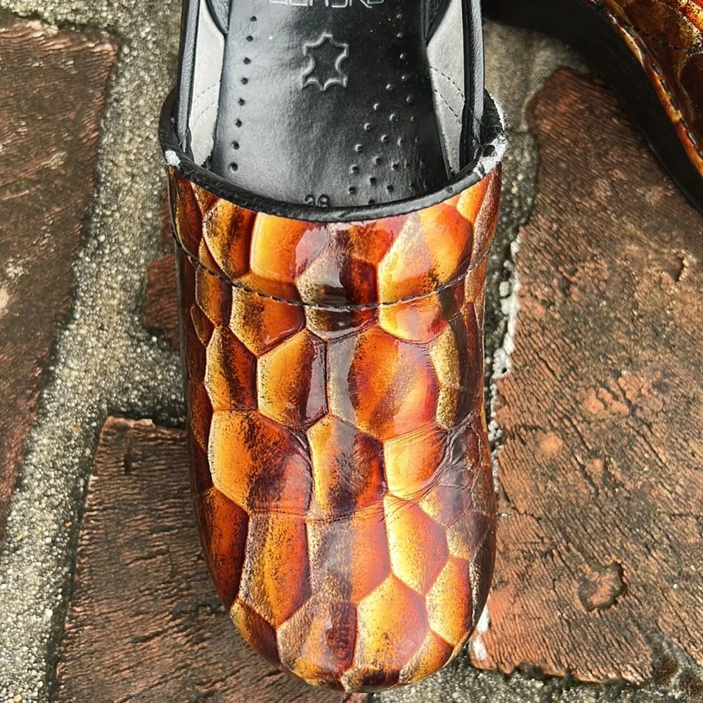 Dansko slip on clogs size 6 (36) - Picture 8 of 9